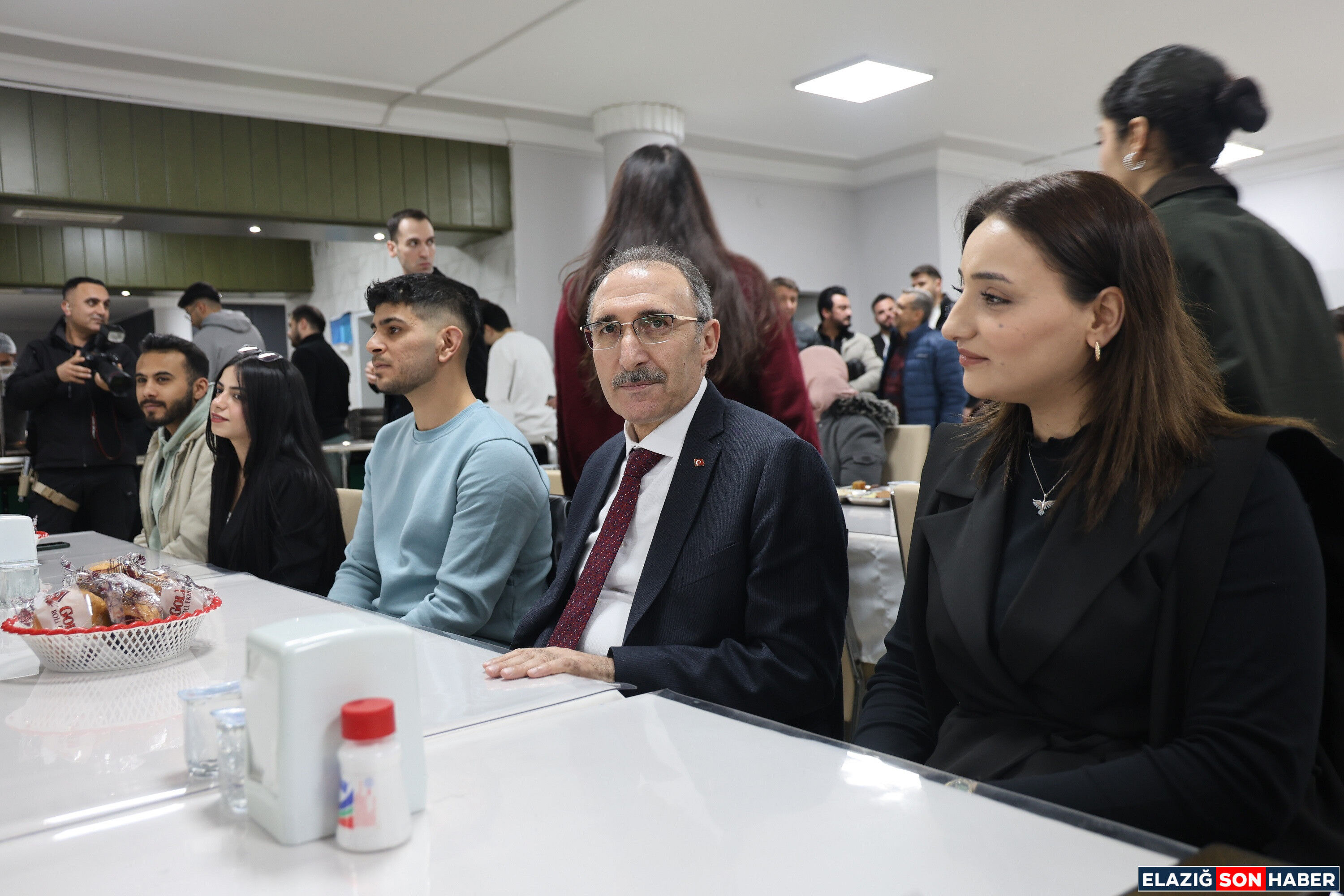 1773735770 Aw663819 04