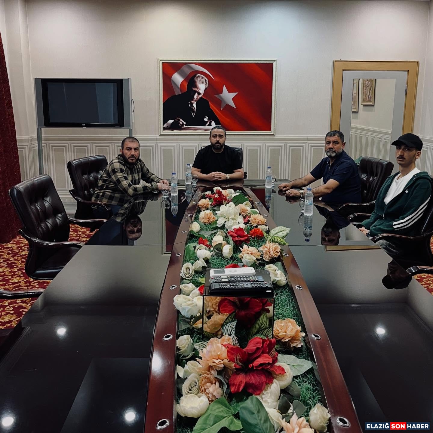 683481648 18318752047287929 1690081341981528441 N