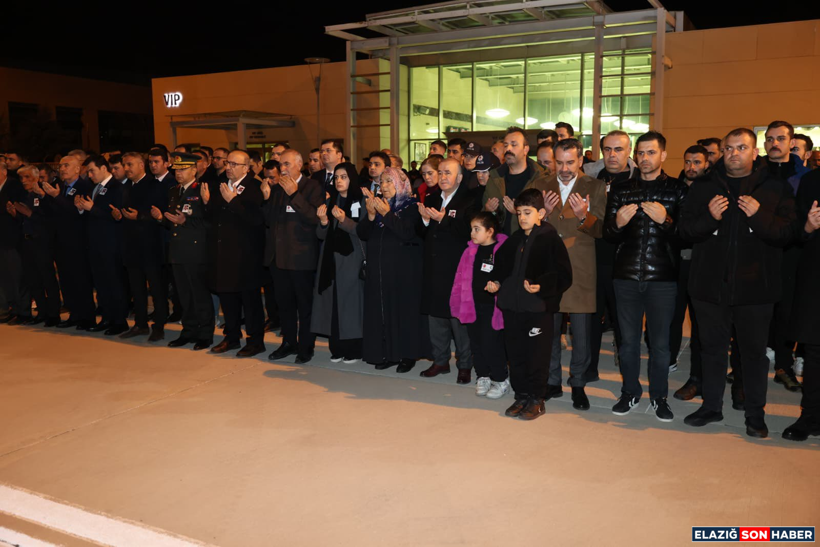 H F P B Vy W0 A Am418