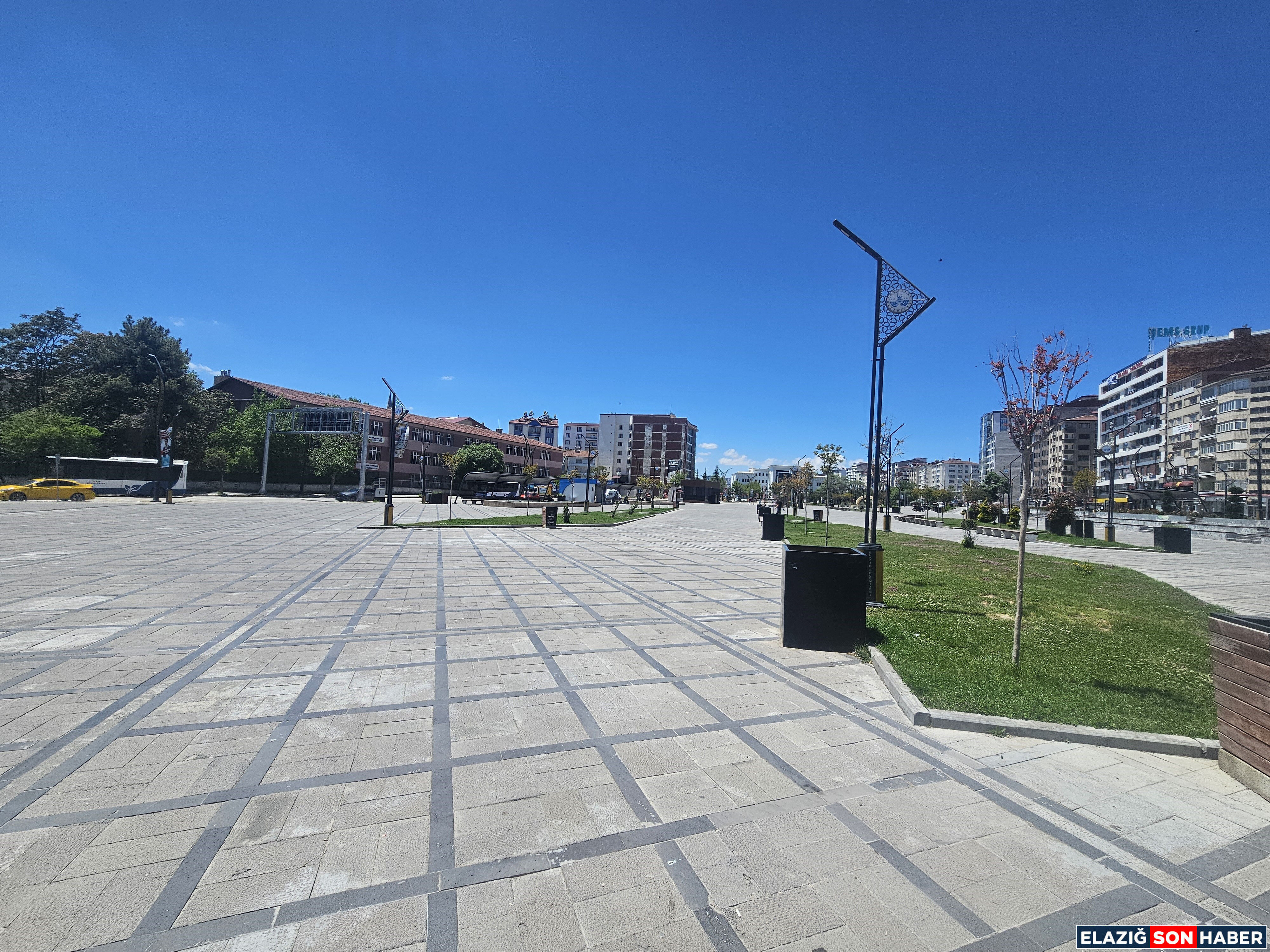 A W713889 02