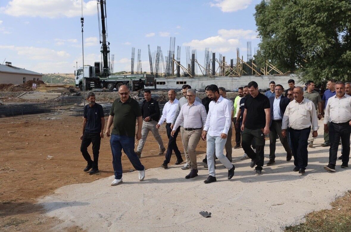 Vali Çelik, Karlıova'daki eğitim yatırımlarını yerinde inceledi
